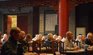哪位知道北京哪座寺庙可以小住诵经修行的啊，庙里有真正的僧人 佛系专业有哪些